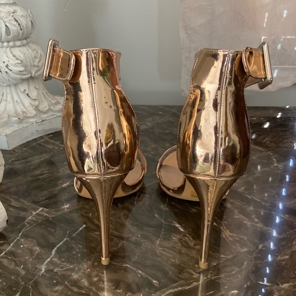 NEW!!!!STUNNING ROSE GOLD HEELS - Picture 3 of 5